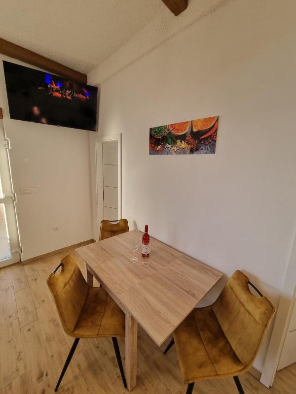 Two-Bedroom Apartment with Terrace and Sea View image 4