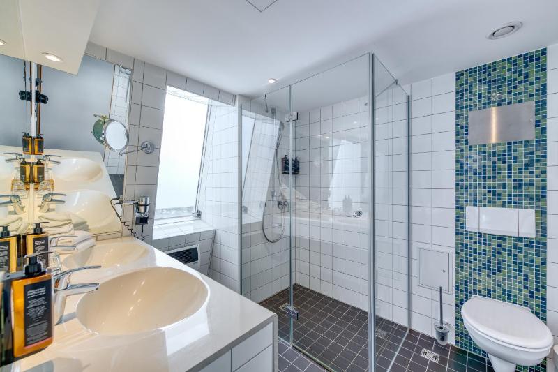 Privilege Suite with Double Bed image 2