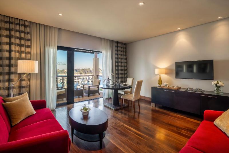Executive Suite image 4