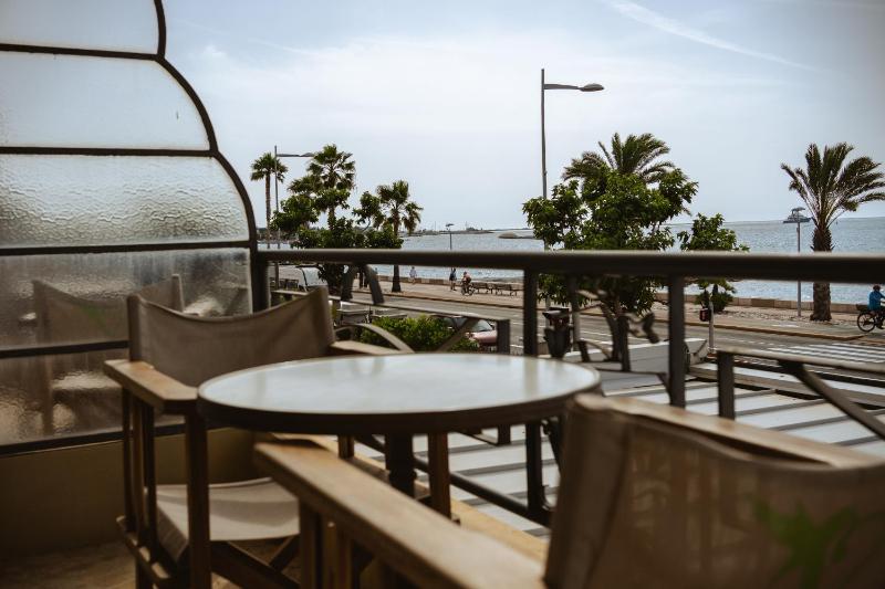 Deluxe Double Room with Balcony and Sea View image 1