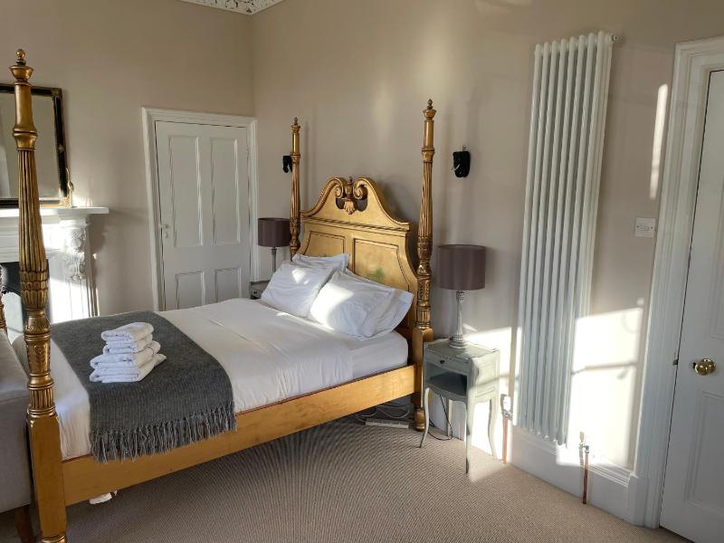 Four Poster Room with Abbey View image 4