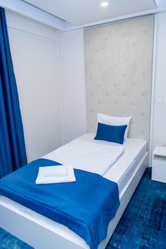 Single Room image 3