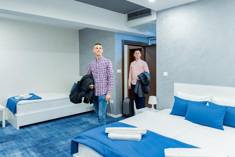 Comfort Triple Room image 4