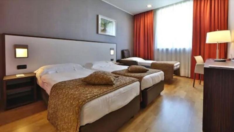 Comfort Twin Room image 3