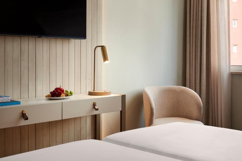 Double or Twin Room with City View image 1