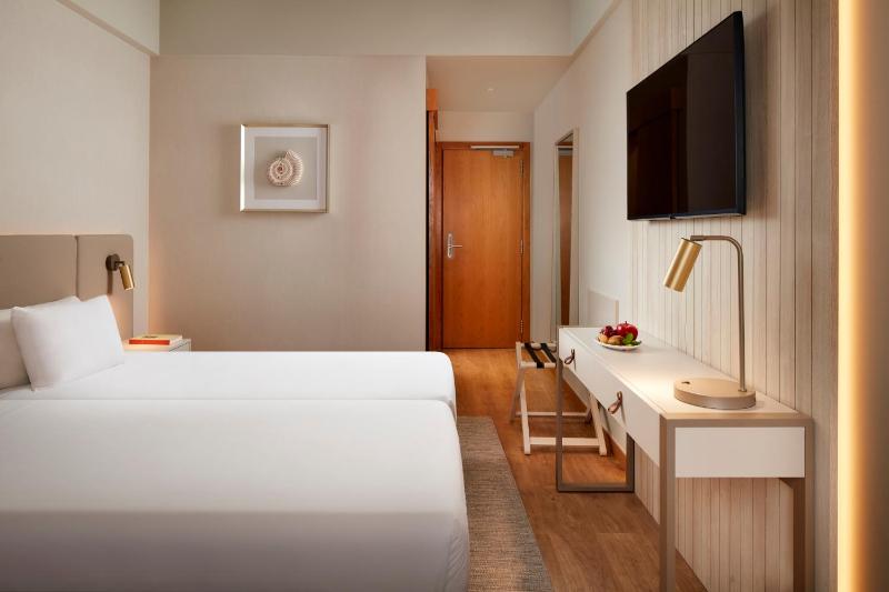Double or Twin Room with City View image 4