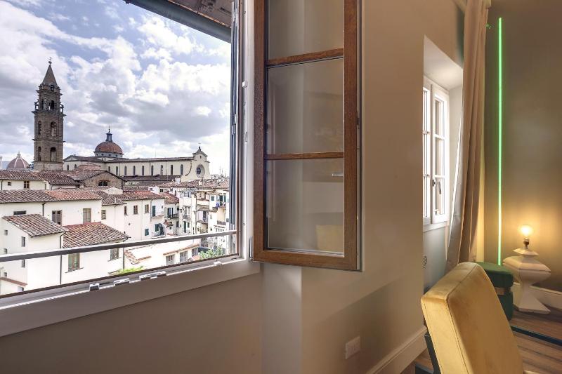 Sant'Agostino Luxury Apartment by Mamo Florence - image 2