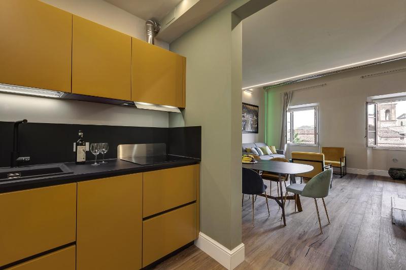 Sant'Agostino Luxury Apartment by Mamo Florence - image 11