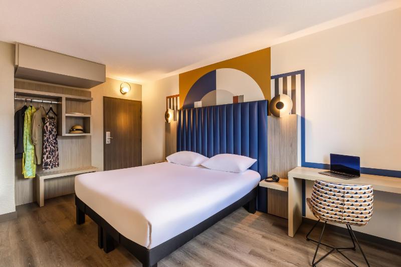 Standard Double Room image 1