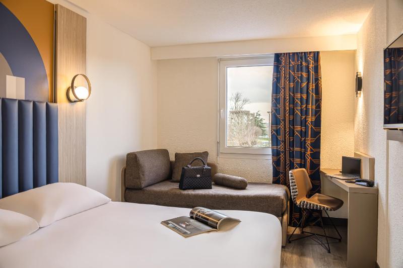 Family Room with One Double Bed and One Sofa image 1