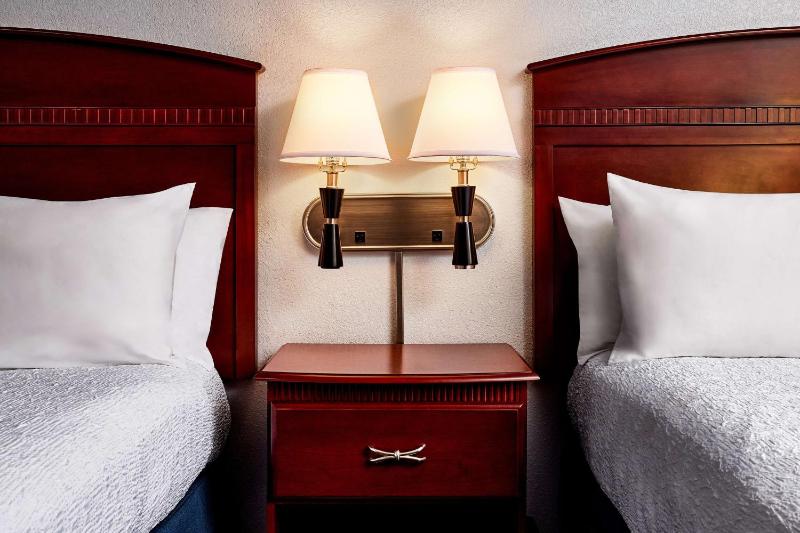 Room with Two Queen Beds - Non-Smoking image 3