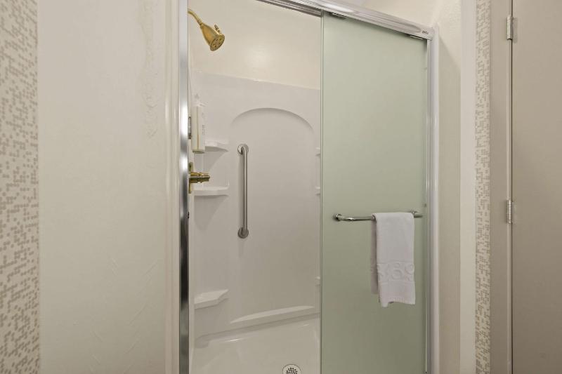 King Studio Suite - Non-Smoking image 2