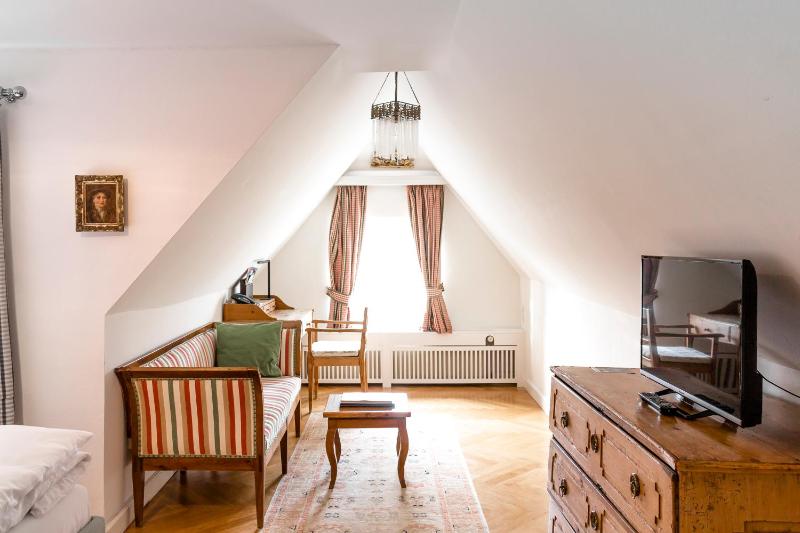 Double Room image 4