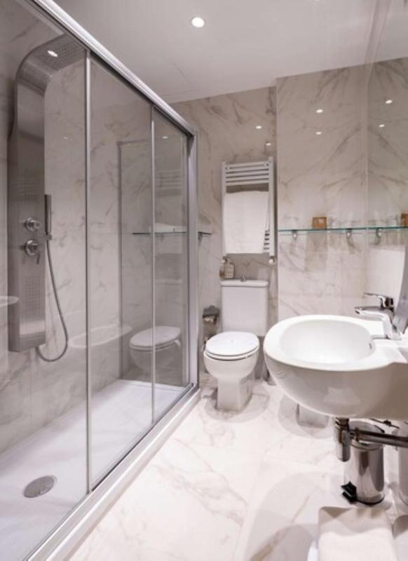 Superior Double Room image 3