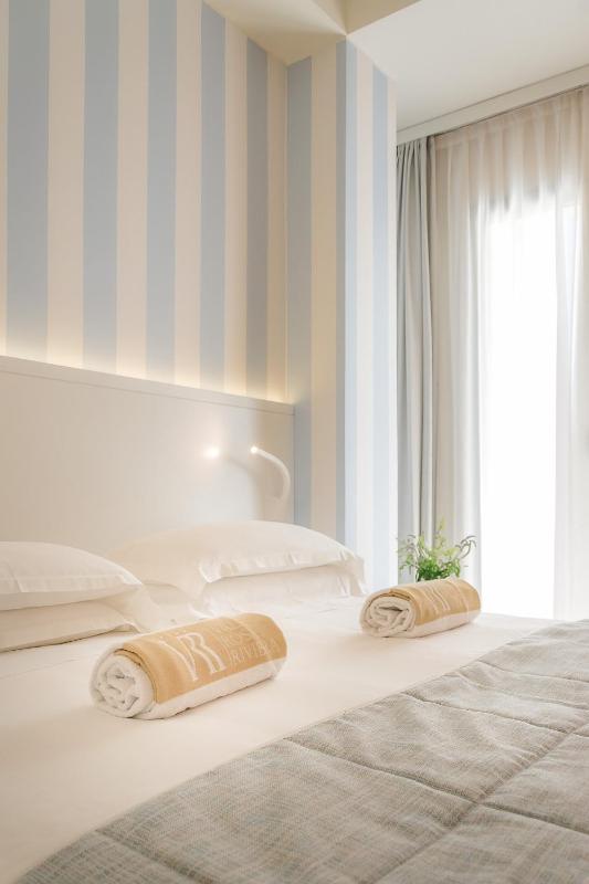 Double Room with Extra Bed image 1