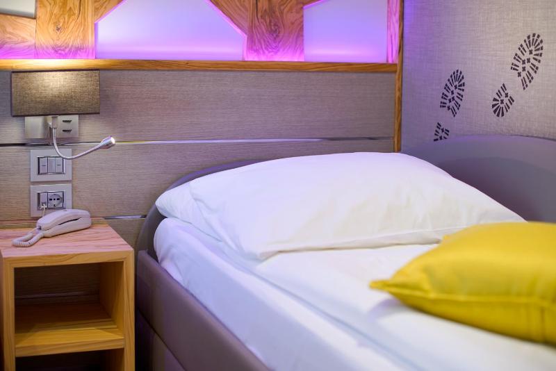 Economy Double or Twin Room image 4