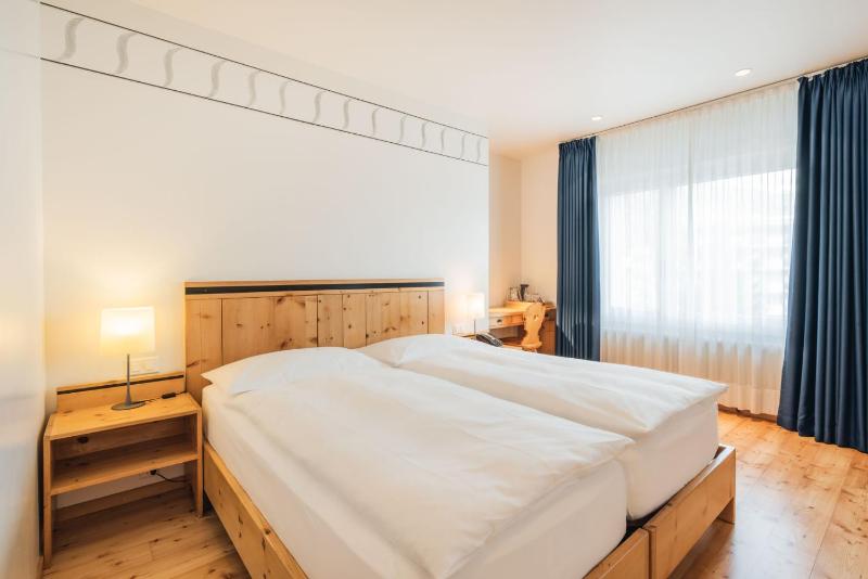 Classic Family Room image 3