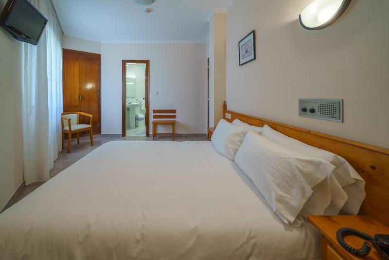Single Room image 3