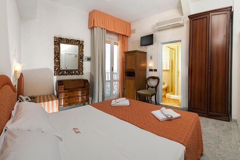Double or Twin Room with Side Sea View image 1