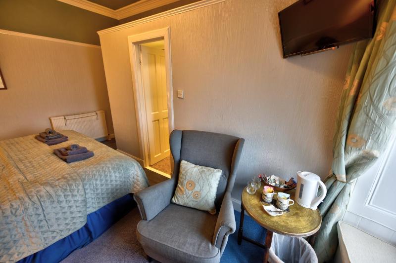 Double or Twin Room - First Floor image 4