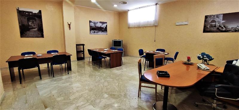Basic Triple Room image 3