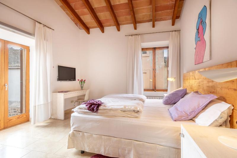 Deluxe Double Room image 4