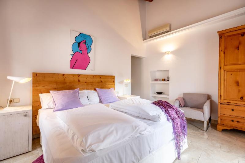 Deluxe Double Room image 3
