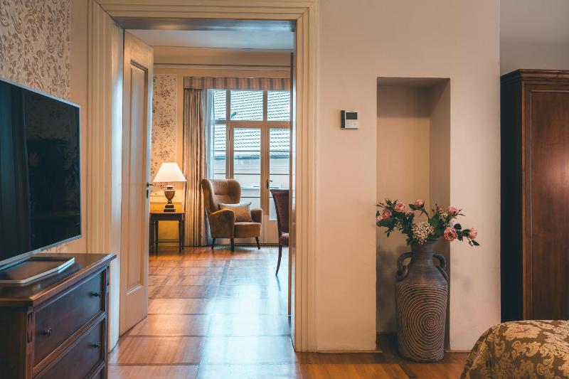 Apartment with Balcony image 4