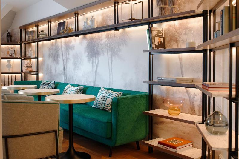 Executive Suite image 4