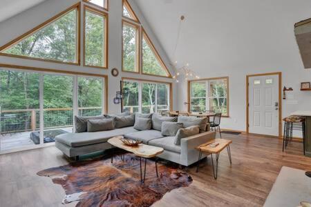Family Room image 1