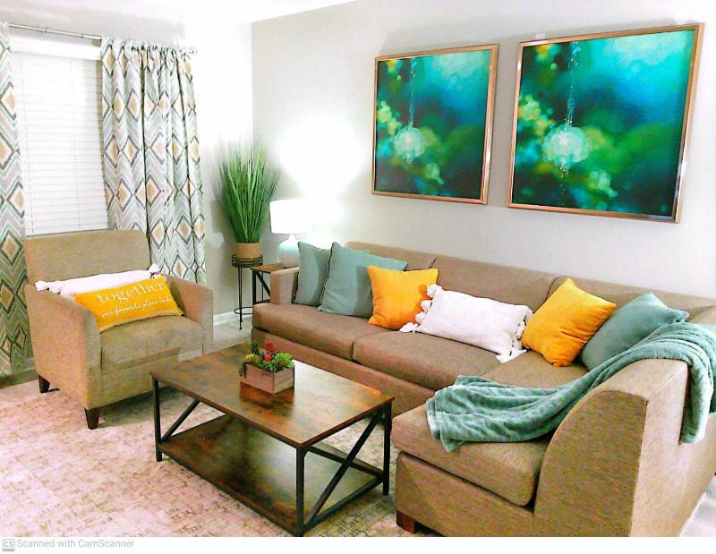 Liberty Towne - Cozy and Inviting Place - Perfect for short-term or long-term stays Images