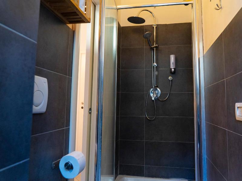 Economy Double Room image 3