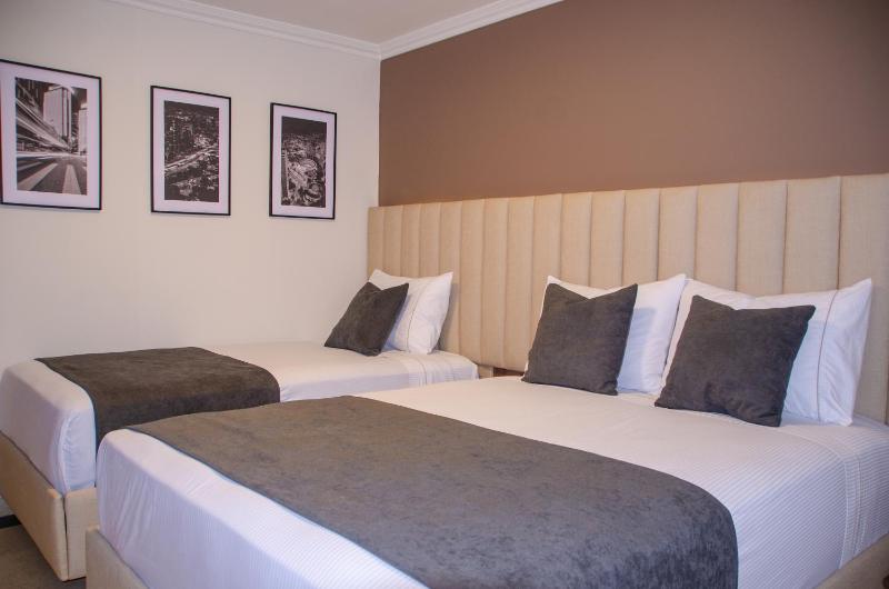 Hotel ByHours Las Américas - image 3