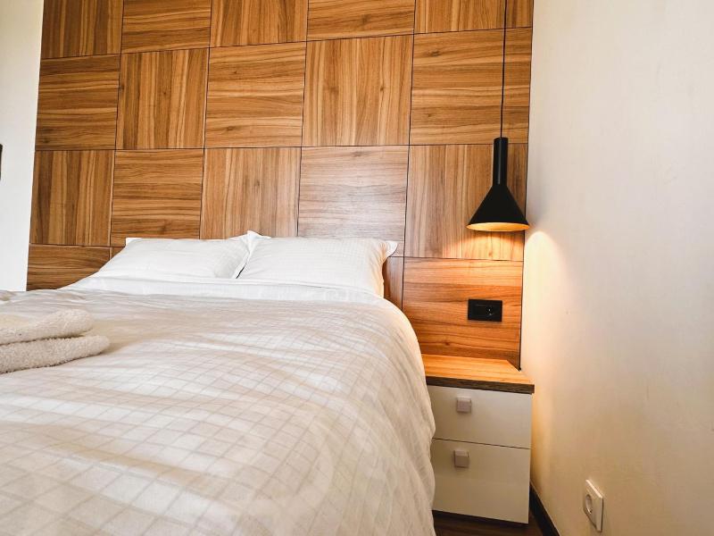 Beli Lotus apartman Borovi - image 11