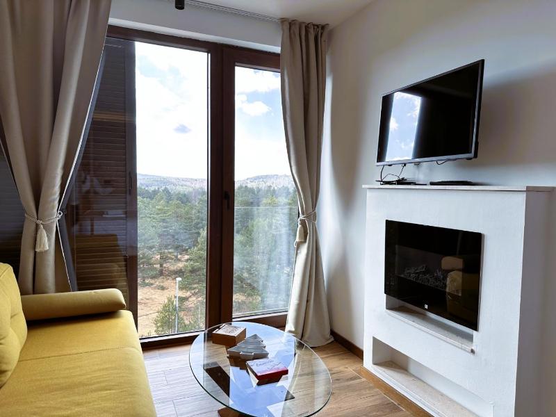 Beli Lotus apartman Borovi - image 10