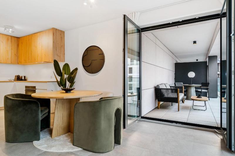 Luxurious 1-BR Apt in Gasperich Luxembourg - image 5
