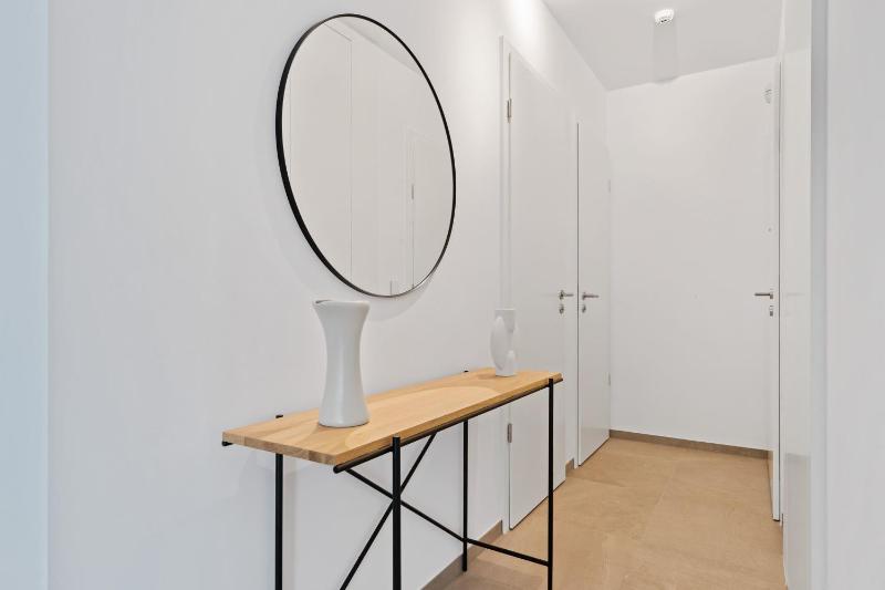 Luxurious 1-BR Apt in Gasperich Luxembourg - image 13