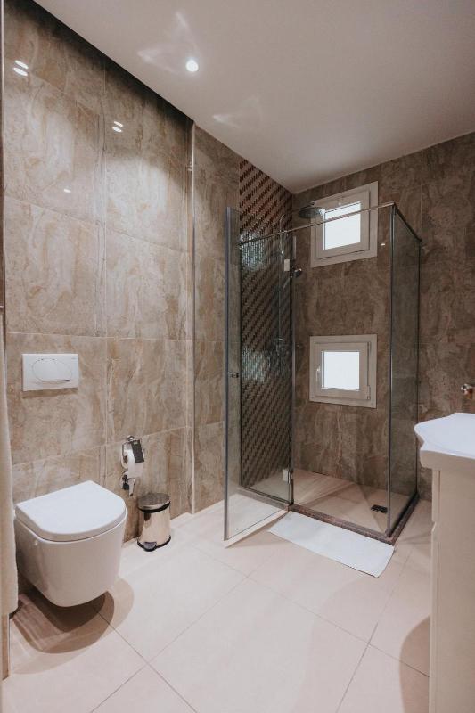 Triple Room with Balcony image 3