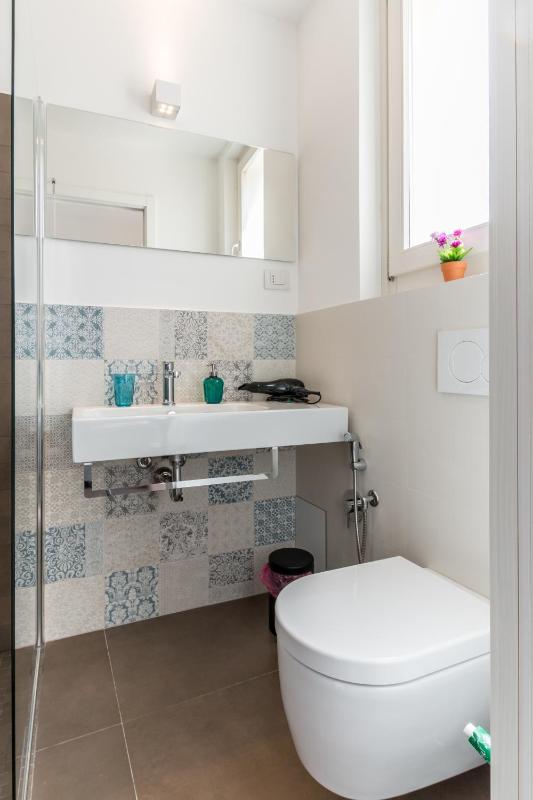 Double Room image 4