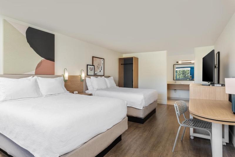 Queen Room with Two Queen Beds image 3