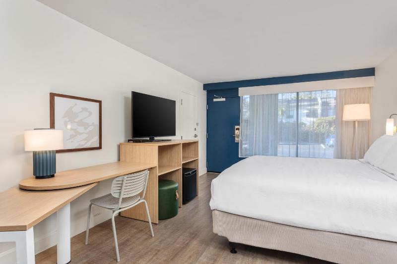 King Room image 3