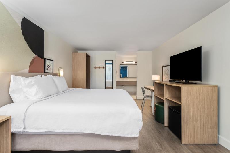 King Room image 2
