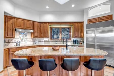 Ultimate Scottsdale Vacation Retreat - image 8