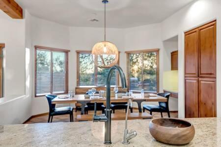 Ultimate Scottsdale Vacation Retreat - image 20