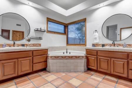 Ultimate Scottsdale Vacation Retreat - image 10