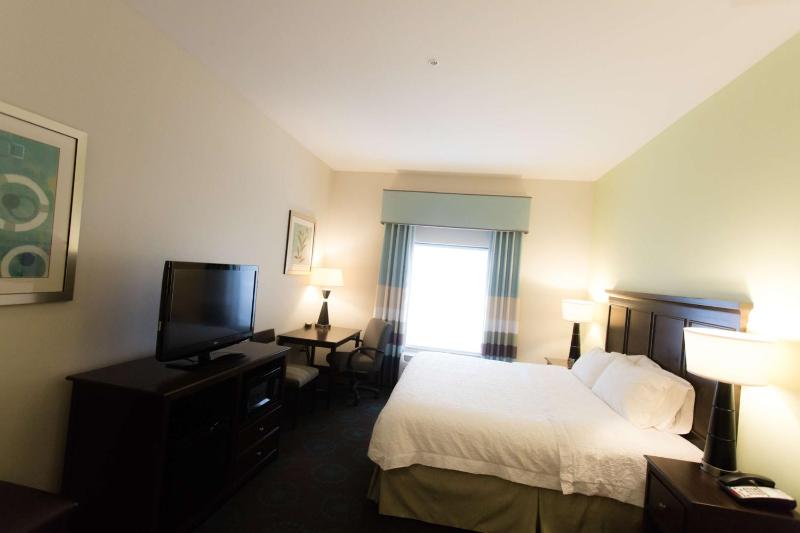 King Studio Suite with Whirlpool - Non-Smoking image 3