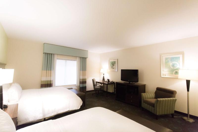 Room with Two Queen Beds - Non-Smoking image 3