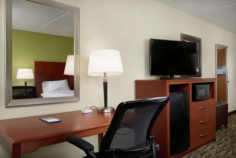 King Room with Sofa Bed and Study - Non-Smoking image 3