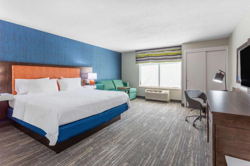 King Room with Sofa Bed and Study - Non-Smoking image 1
