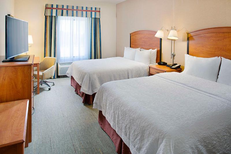 Room with Two Queen Beds - Non-Smoking image 3